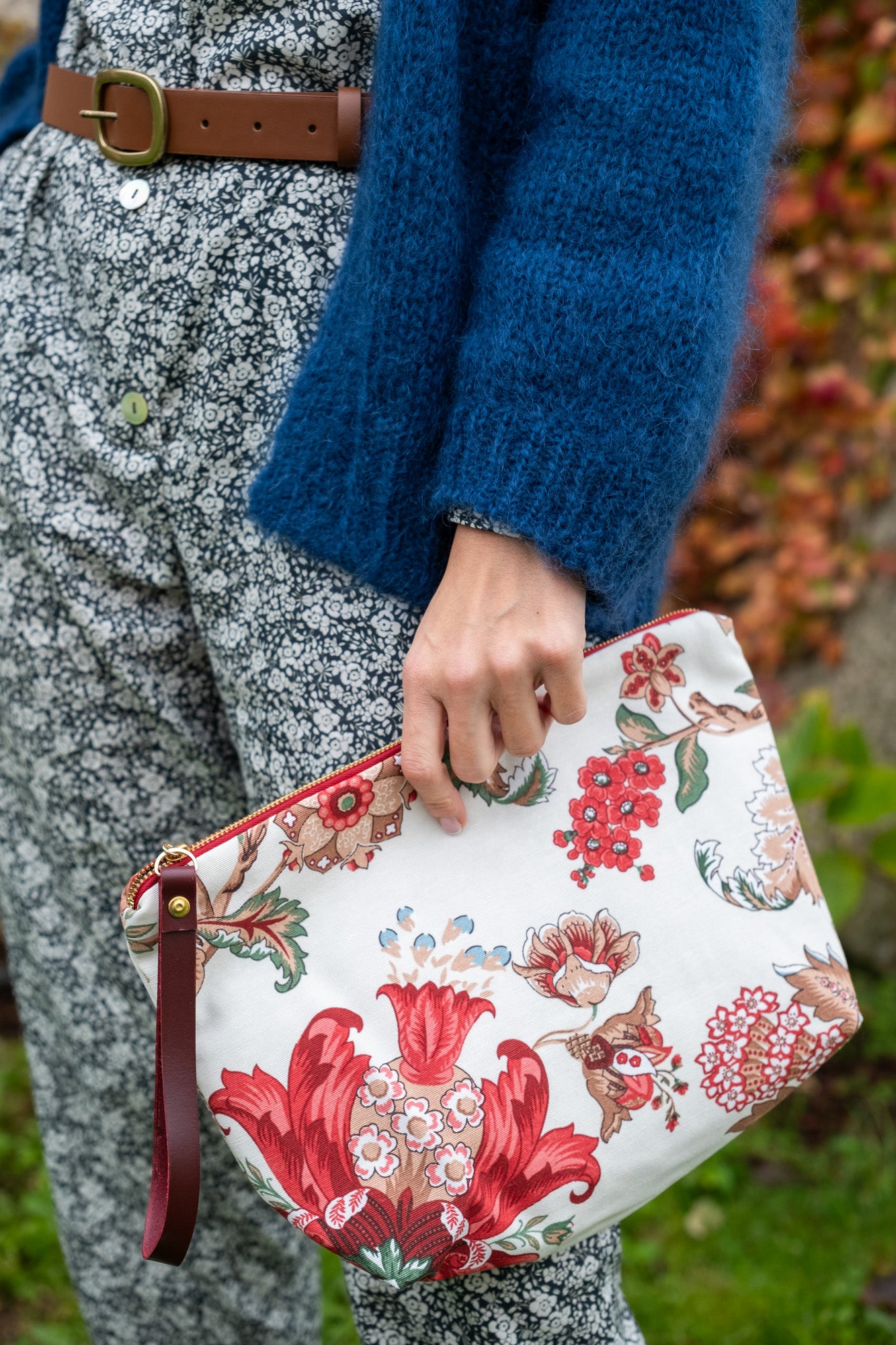 Pouch flor de avellano