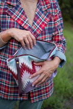 POUCH IKAT - LA ROMANA GALICIA