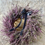 Corona flores de brezos rosas
