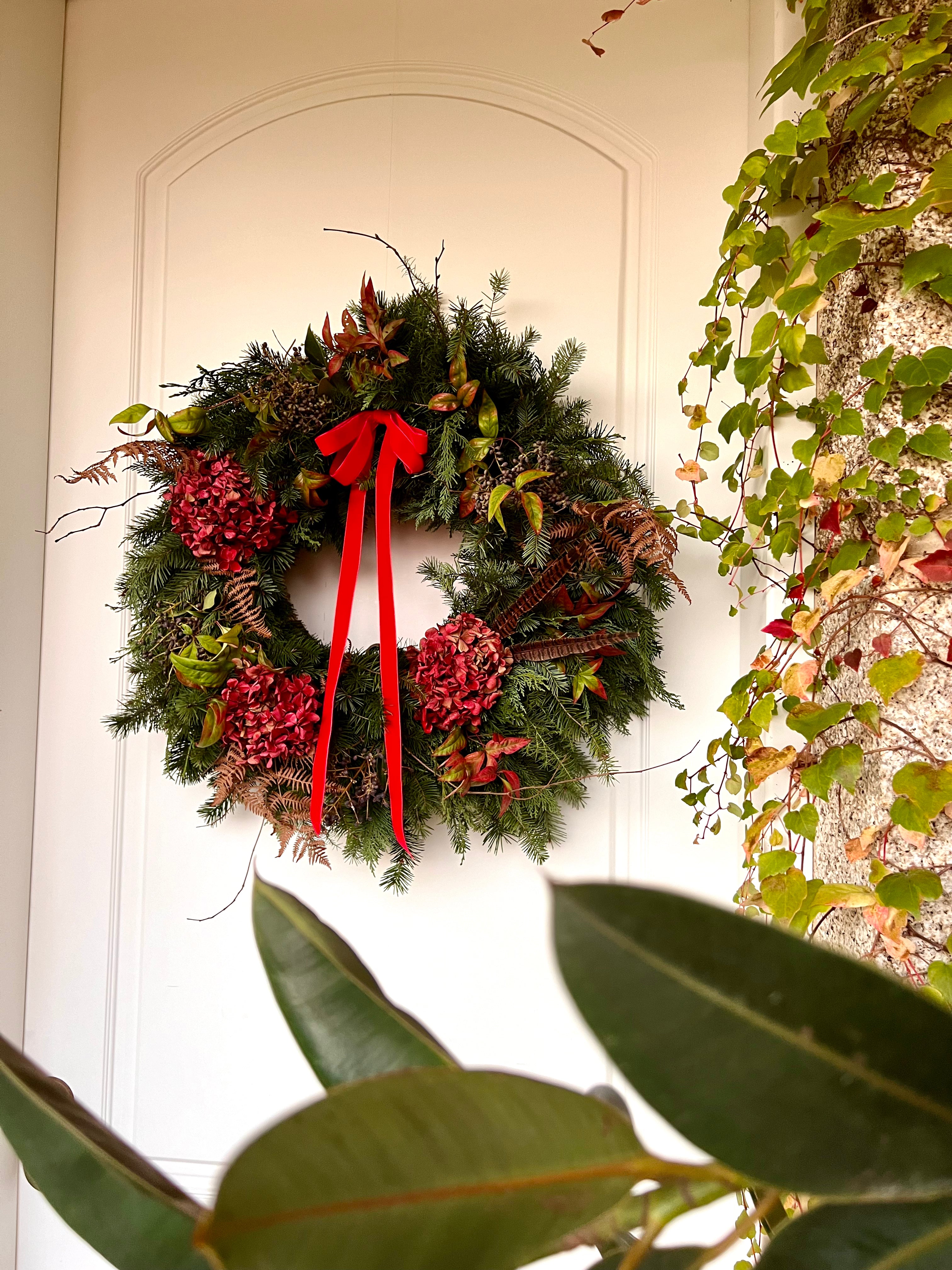 Corona de Navidad con hortensias